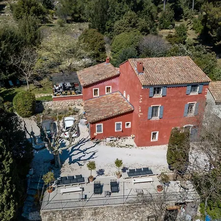 Propriete Avec Piscine Au Coeur Des Vignes De Villa Cassis