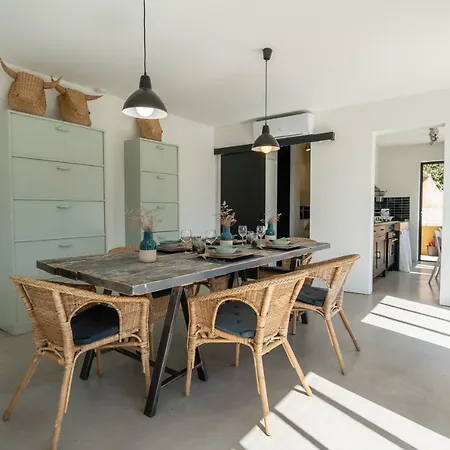 Propriete Avec Piscine Au Coeur Des Vignes De Villa Cassis