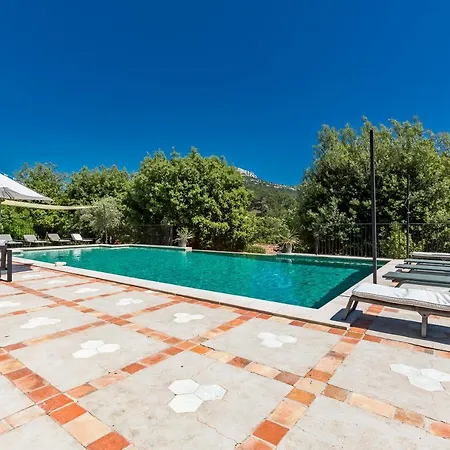 Propriété Avec Piscine Au Coeur Des Vignes De Villa